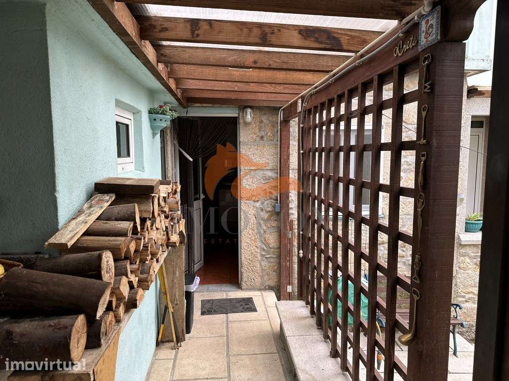 Moradia com jardim e pronta a habitar localizada na Ponte das 3 Ent... - Grande imagem: 4/33