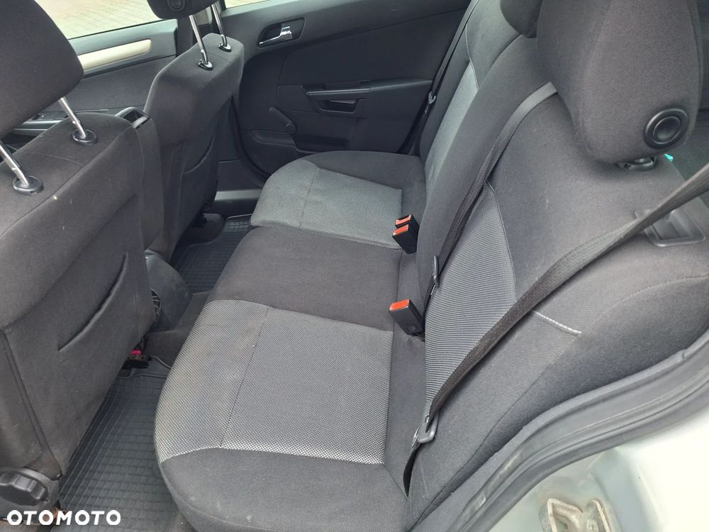 Opel Astra 1.9 CDTI Enjoy - 16