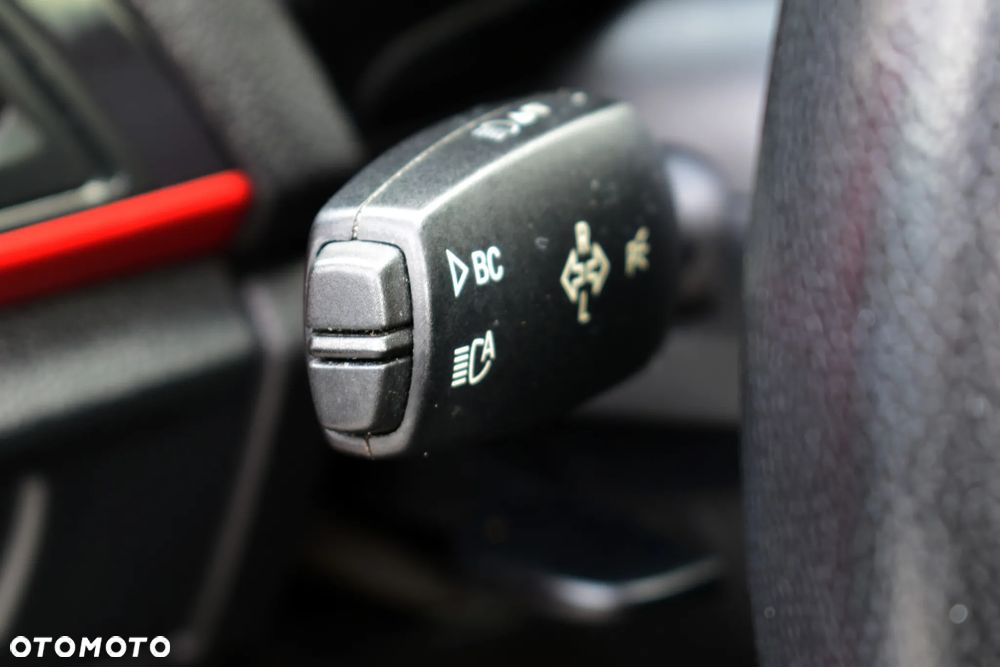 BMW Seria 1 118i Sport Line - 19