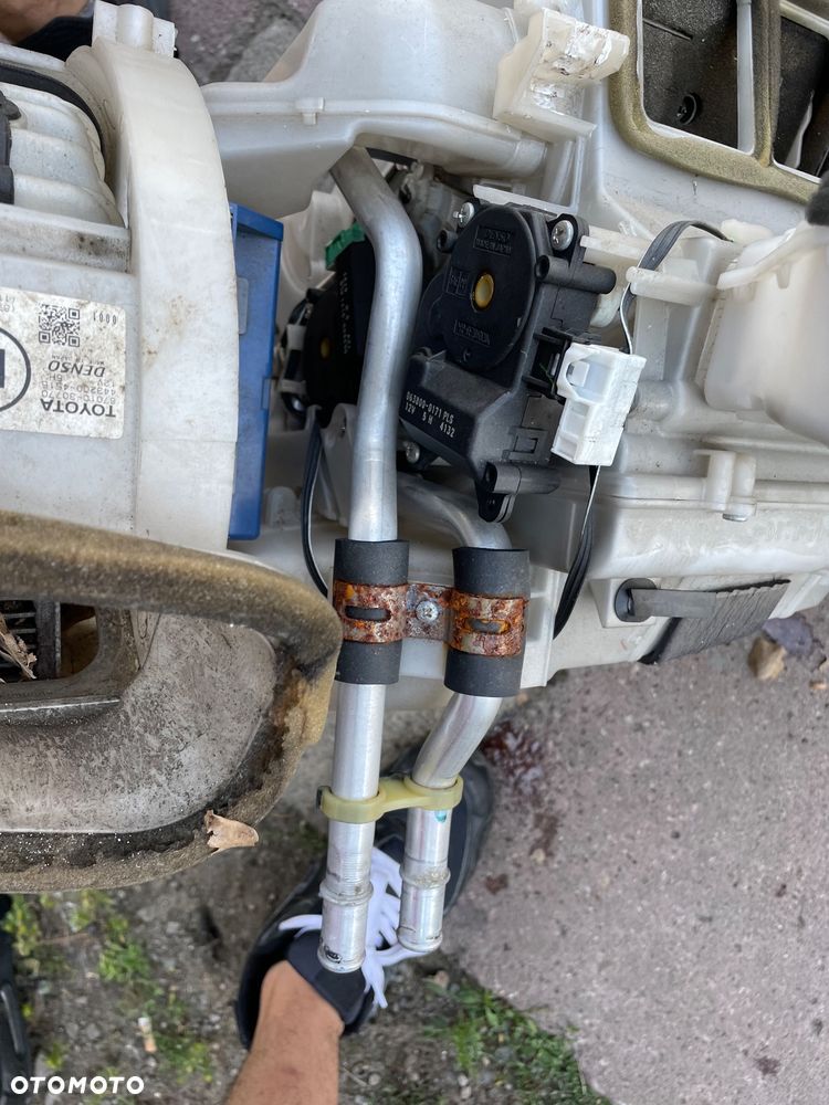 CHŁODZNICZKA CHŁODNICA WODY LEXUS GS450H 2006-2012 - 2