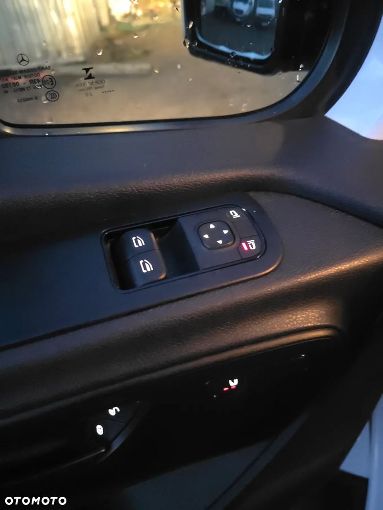 Mercedes-Benz Sprinter - 9