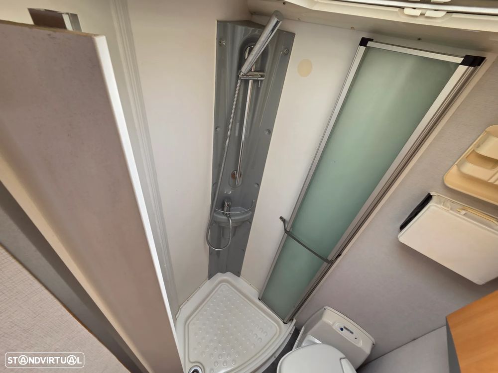 Pilote Aventura 730G Cama Central Frigo Grande - 34