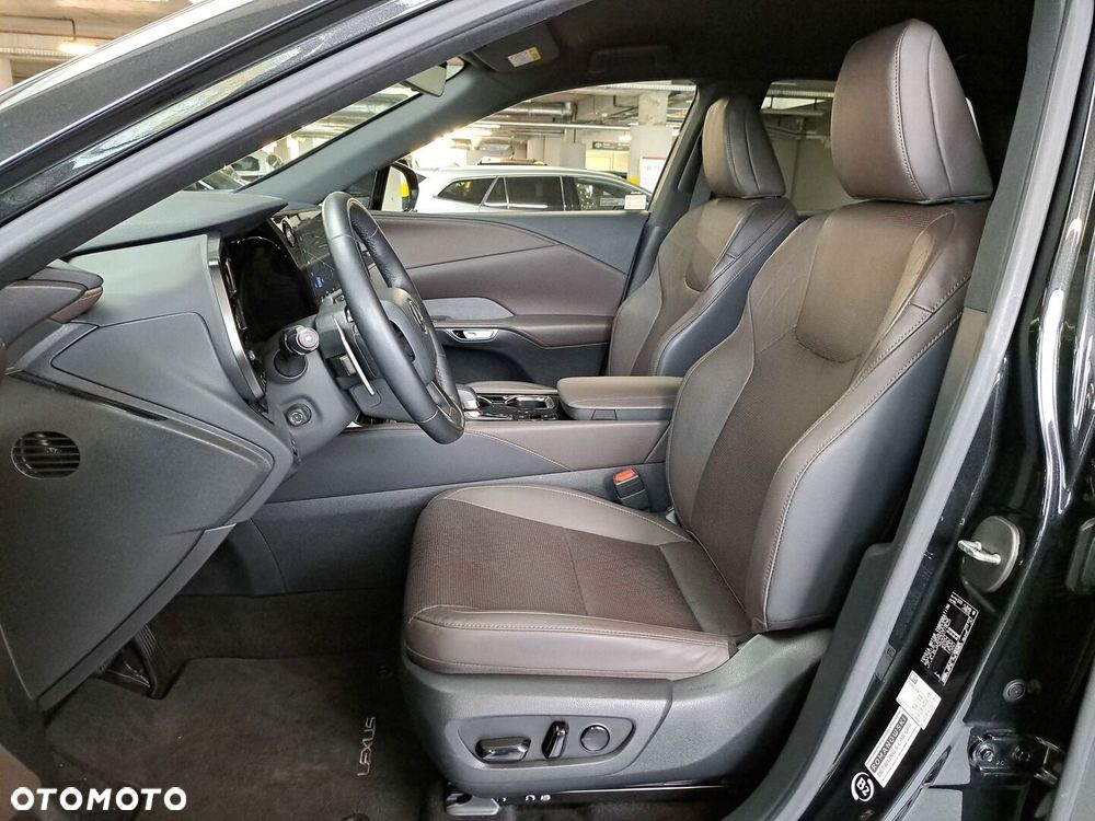 Lexus RX - 12