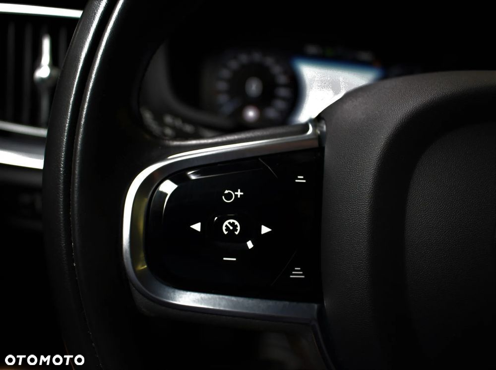 Volvo XC 60 B4 D Geartronic Momentum Pro - 30