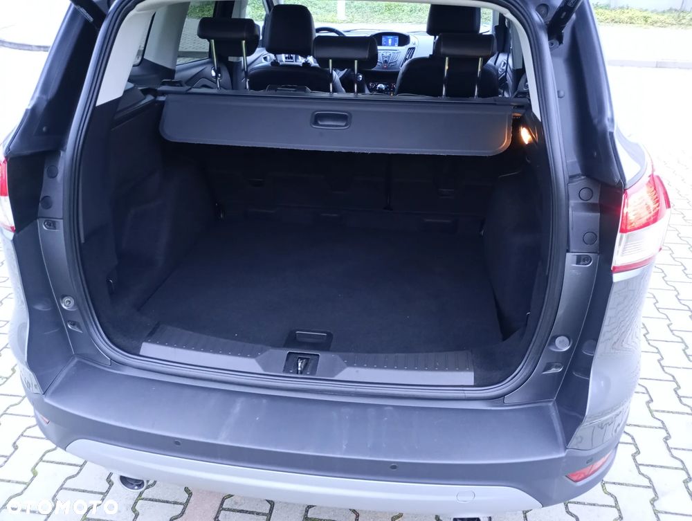 Ford Kuga 2.0 TDCi FWD Titanium - 28