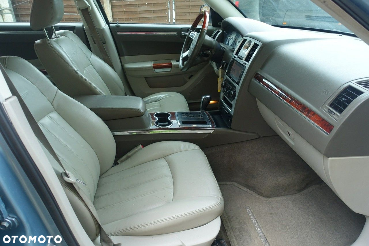 Chrysler 300C - 13