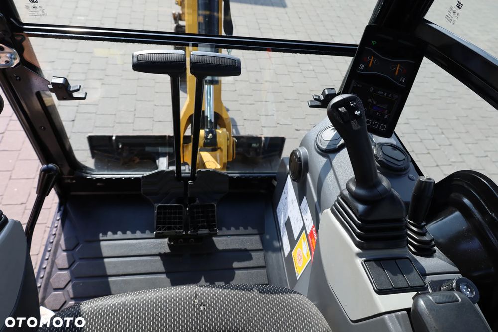 Caterpillar 301,6 - 12