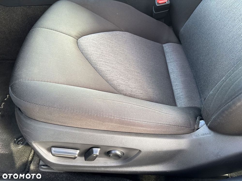 Toyota Camry 2.5 Hybrid Comfort CVT - 12