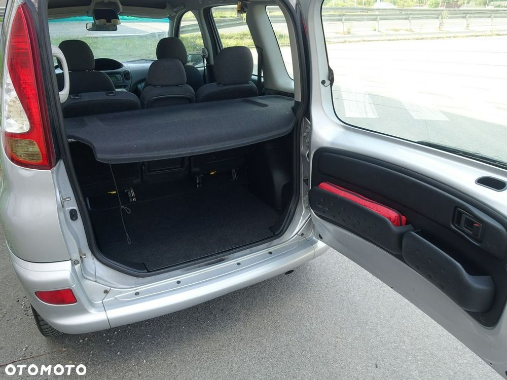 Toyota Yaris Verso - 23