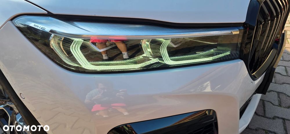 BMW Seria 7 750Li xDrive - 9