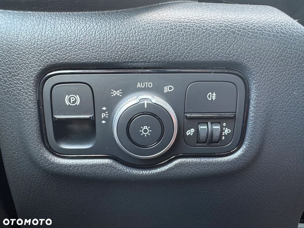 Mercedes-Benz Vito - 32