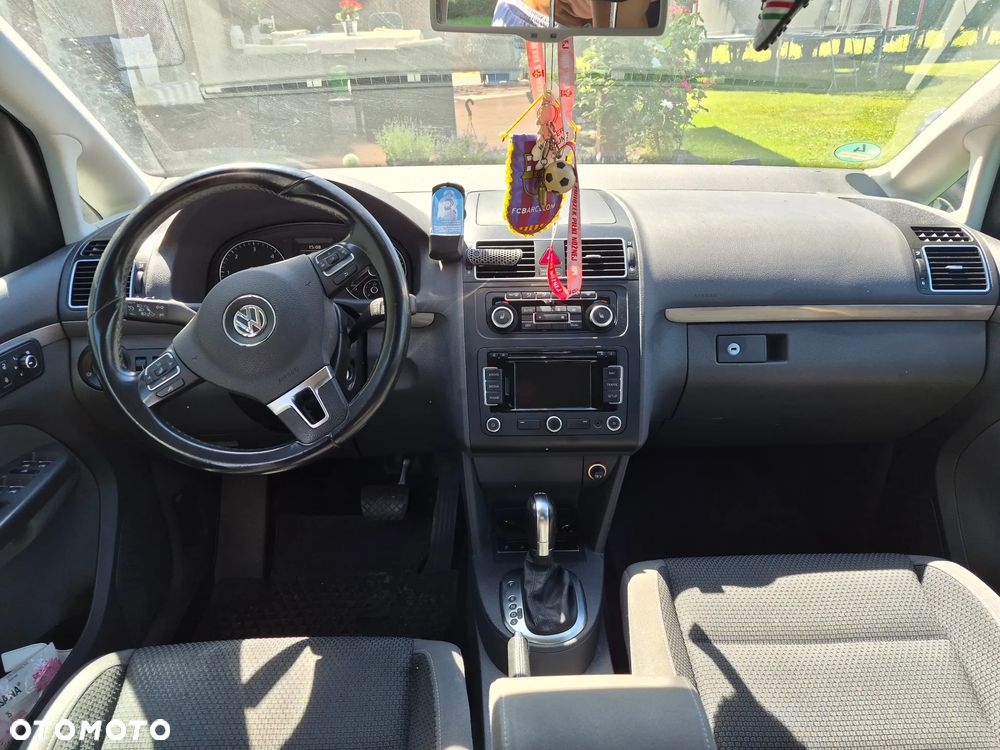 Volkswagen Touran - 4