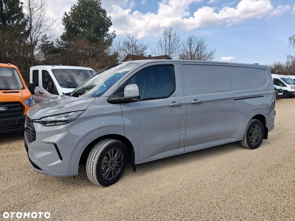 Ford Custom Van Limited - 1