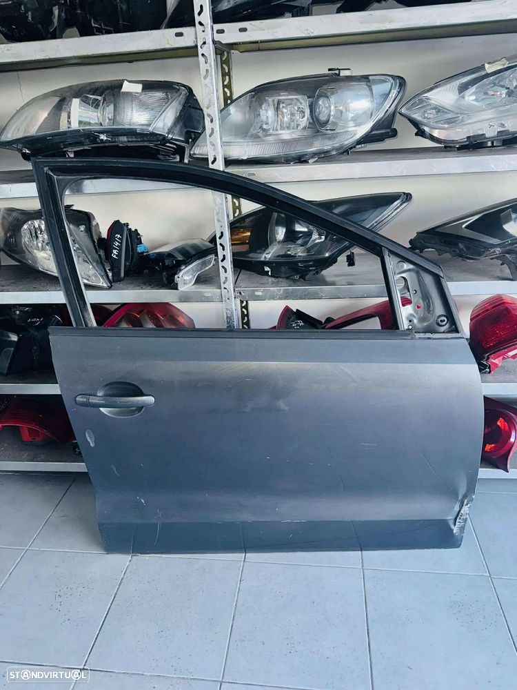 Porta Frente Direita Volkswagen Polo - 2009 / 2014 - 2