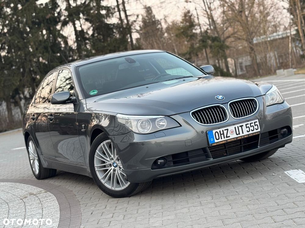 BMW Seria 5 545i - 22