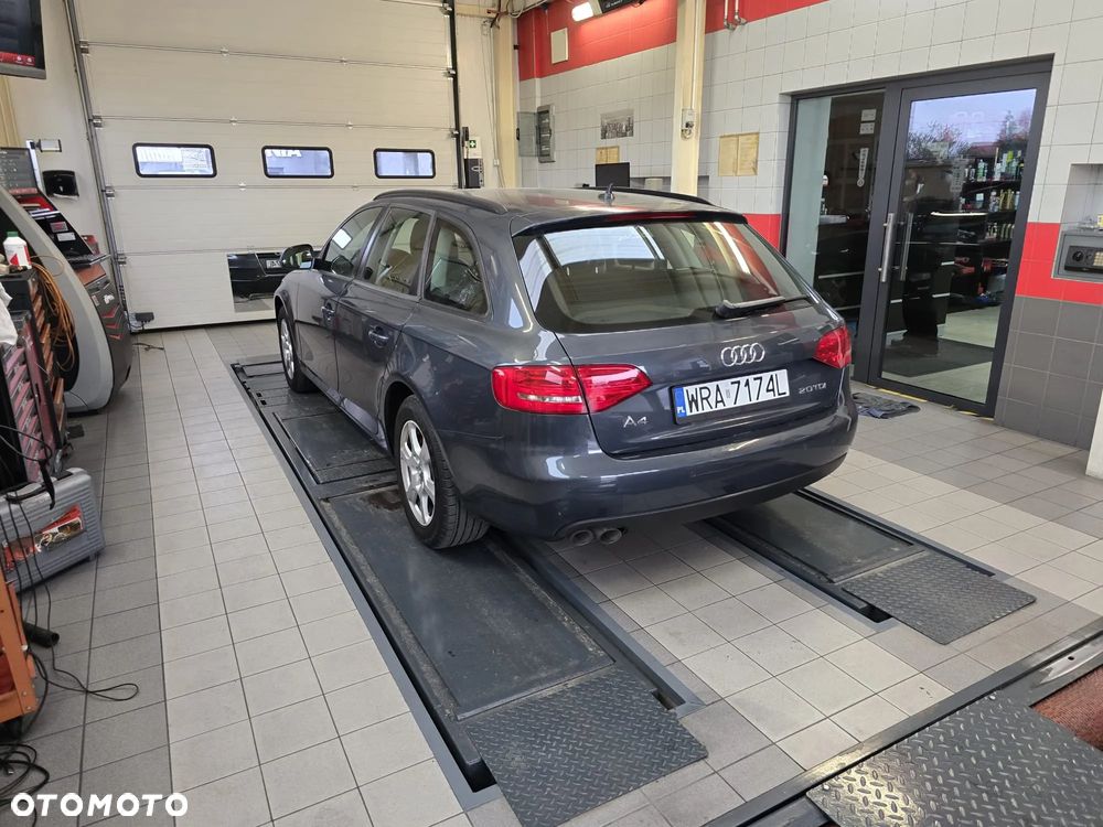 Audi A4 Avant 2.0 TDI DPF Ambition - 17