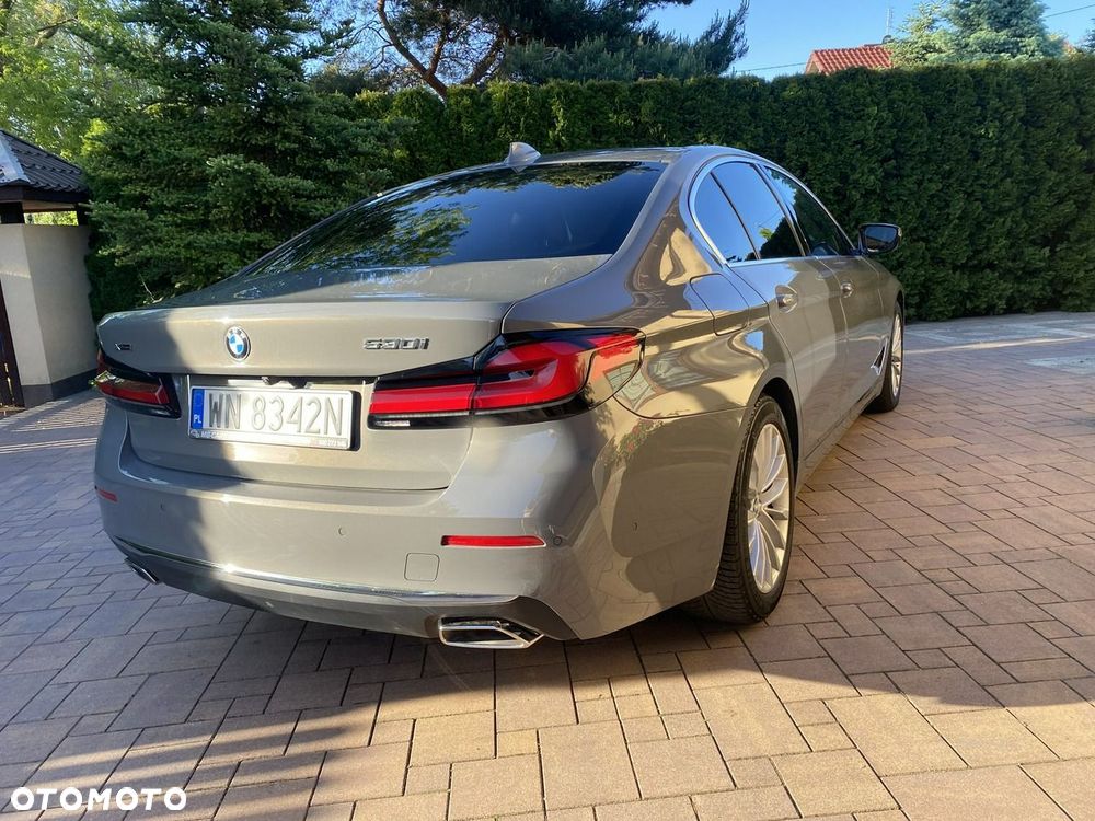 BMW Seria 5 530i xDrive mHEV Luxury Line - 10