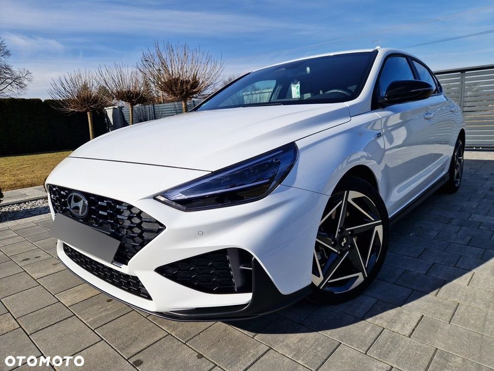 Hyundai i30 1.5 T-GDI 48V-Hybrid DCT Advantage - 1