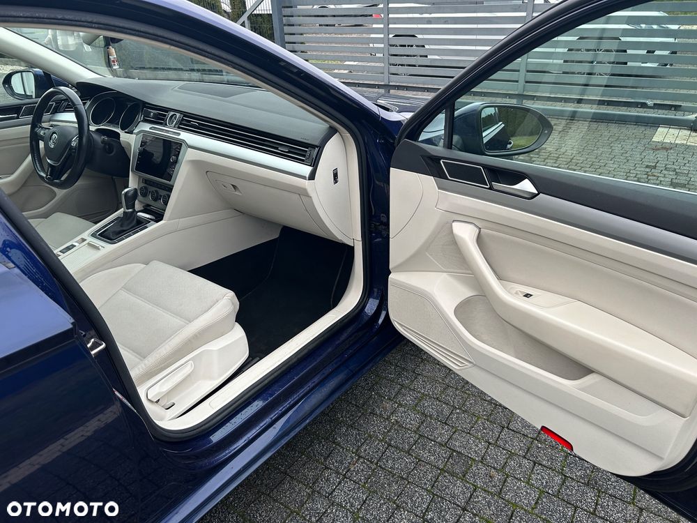 Volkswagen Passat 2.0 TDI 4Mot Elegance DSG - 9