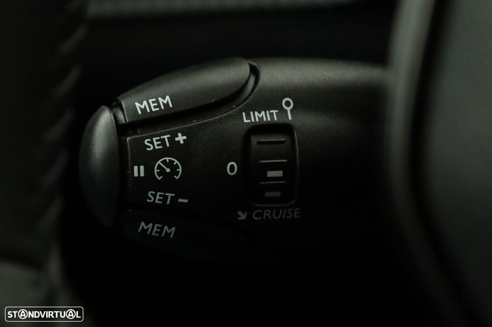 Peugeot 2008 1.2 Allure - 18