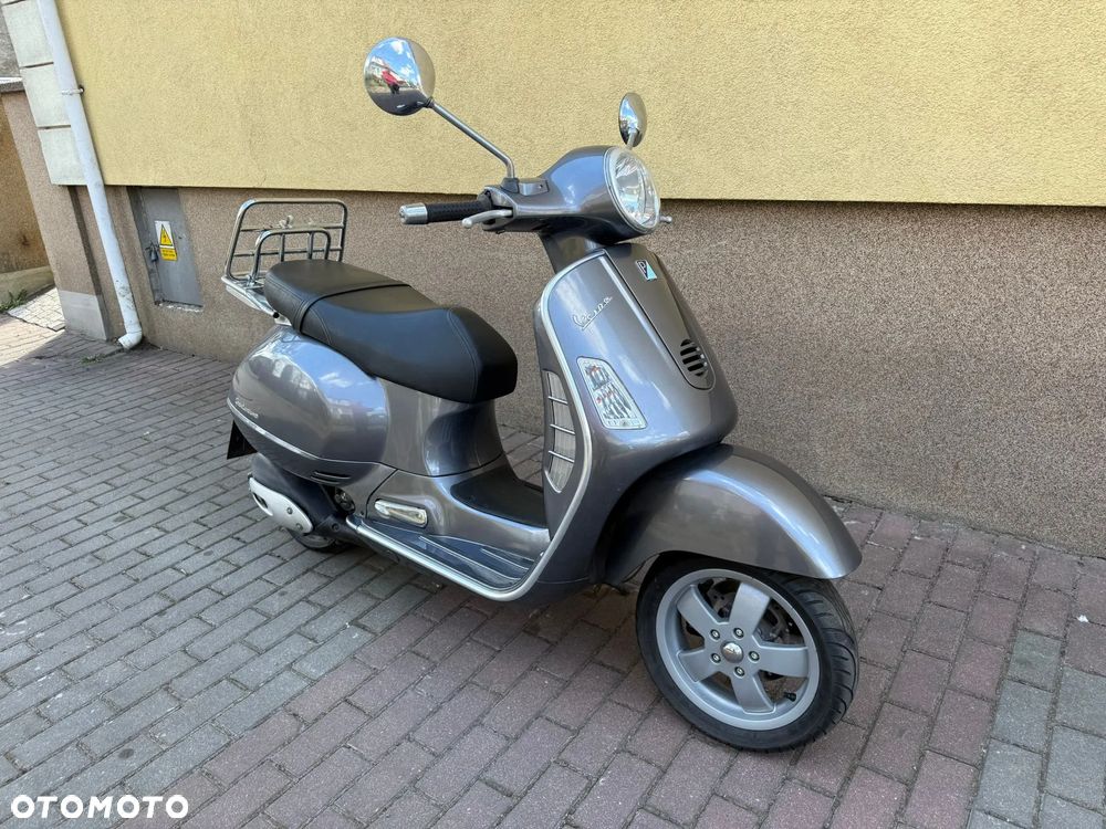 Vespa Grantourismo - 1