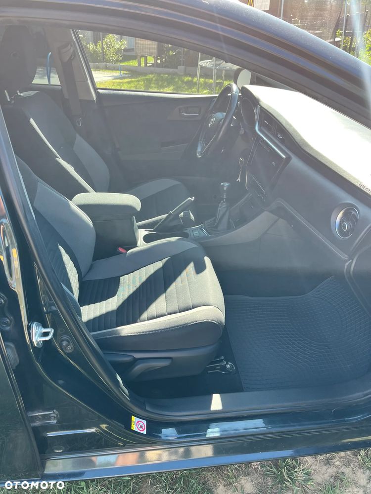 Toyota Auris 1.6 Prestige - 10