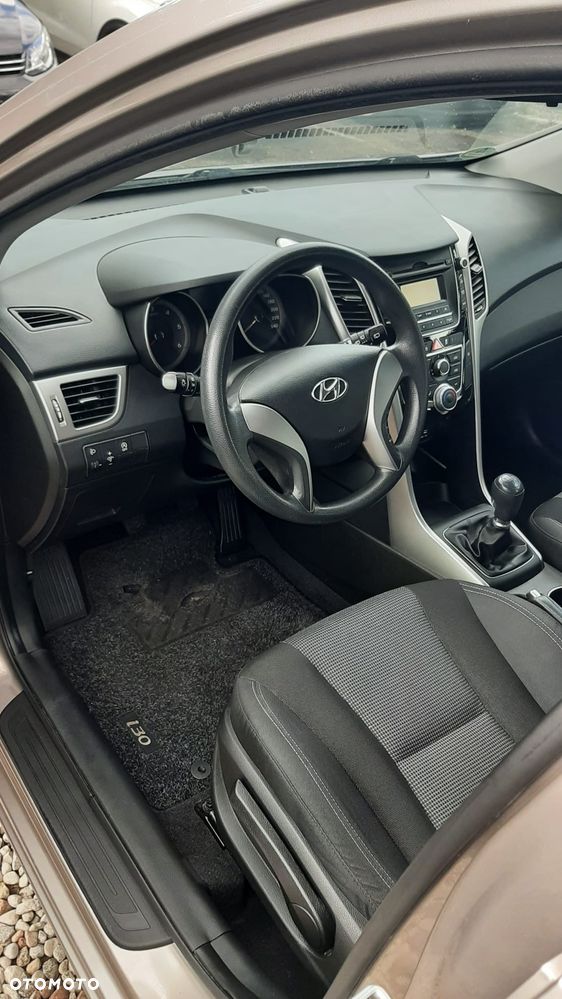 Hyundai i30 blue 1.6 CRDi Classic - 13