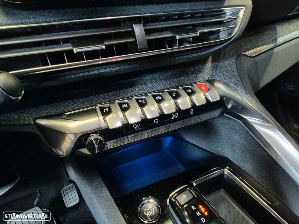 Peugeot 3008 1.5 BlueHDi Allure Pack EAT8 - 19