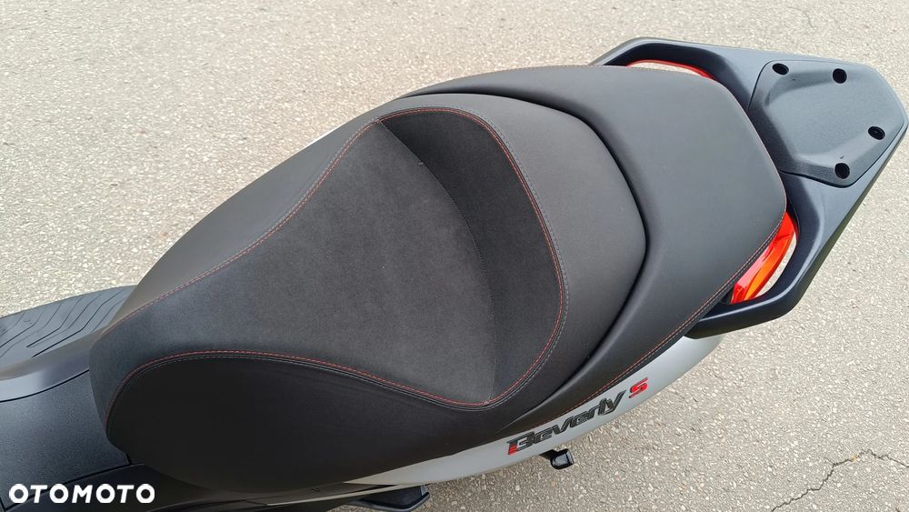 Piaggio Beverly - 14