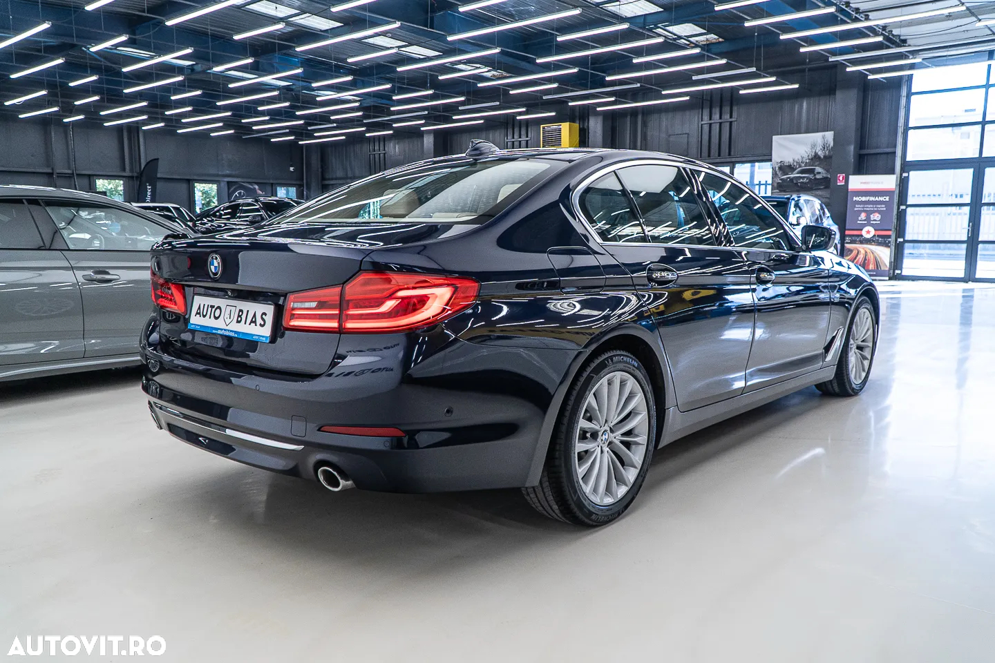BMW Seria 5 520d xDrive Aut. Luxury Line - 7