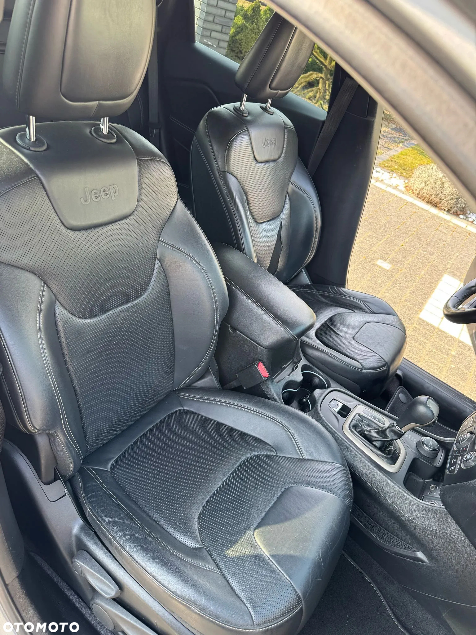 Jeep Cherokee - 11