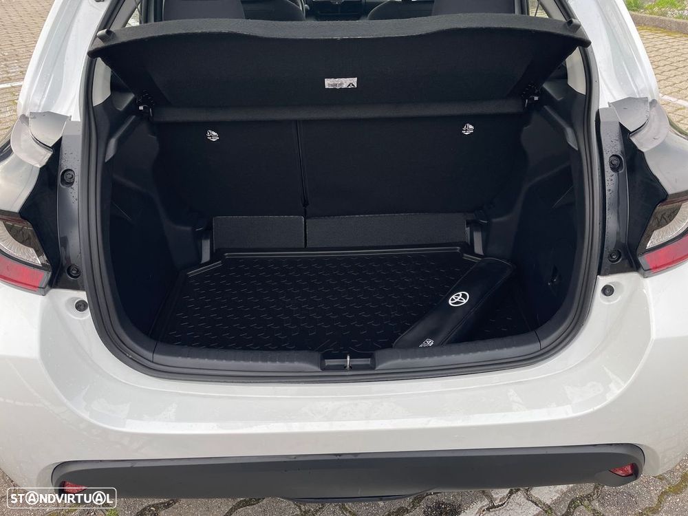 Toyota Yaris - 10