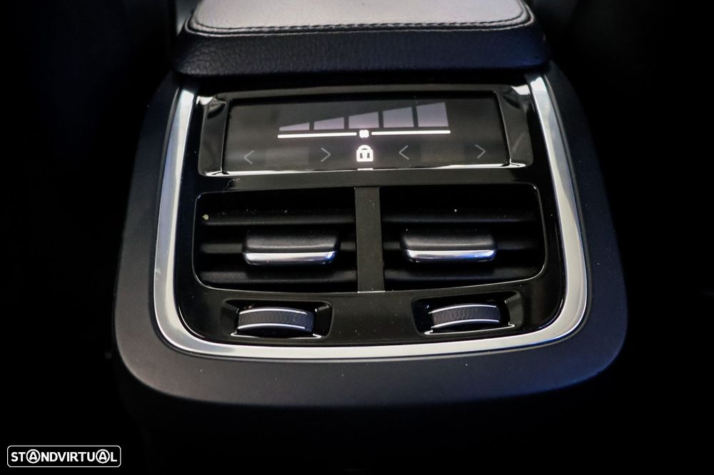 Volvo XC 90 2.0 T8 PHEV Momentum AWD - 23