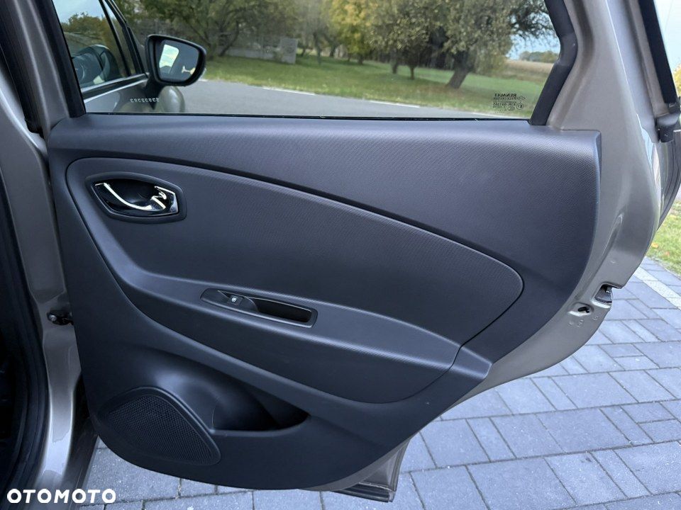 Renault Captur 1.2 Energy TCe Limited EDC - 33