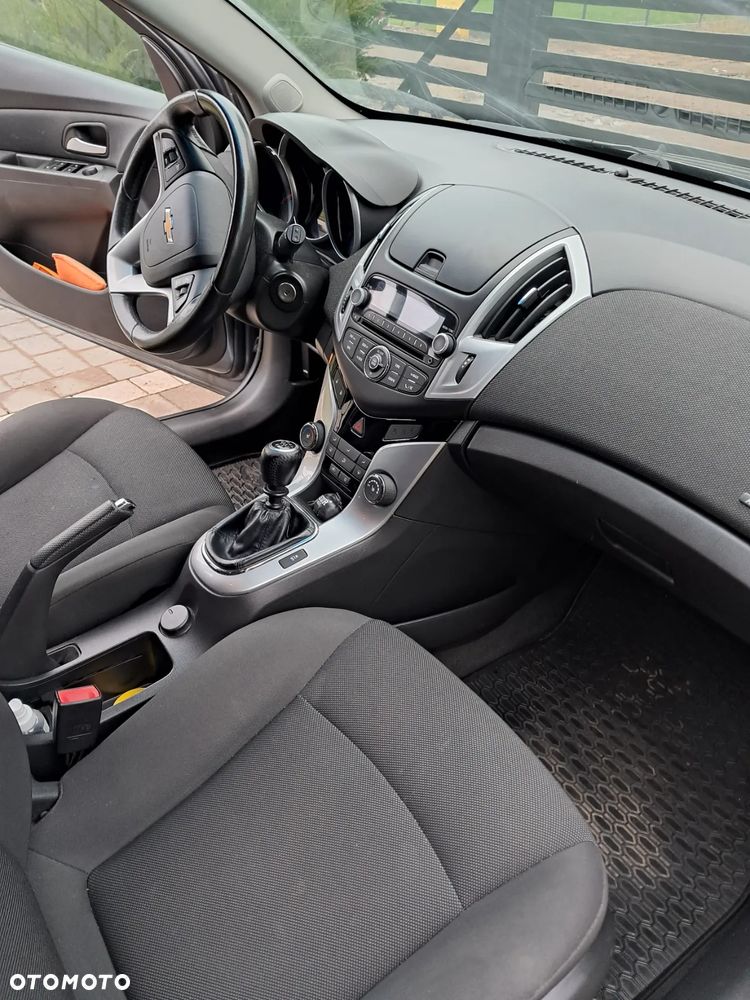 Chevrolet Cruze 1.8 LTZ+ - 9