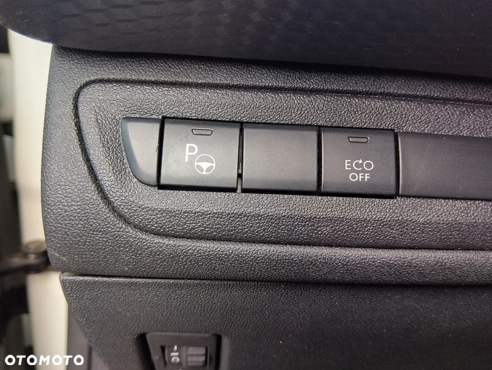 Peugeot 208 PureTech 82 Start & Stop Tech Edition - 23