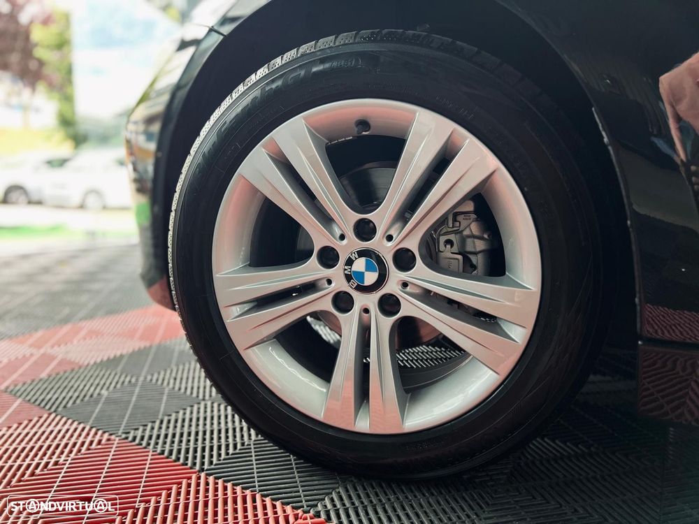 BMW 318 d Line Sport - 17