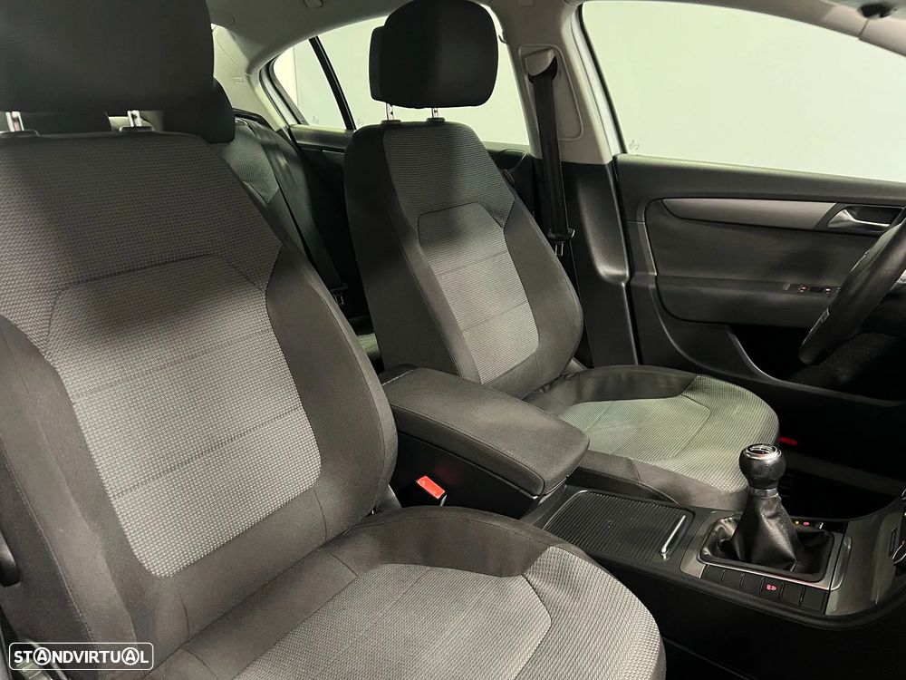 VW Passat 1.6 TDI BlueMotion - 5