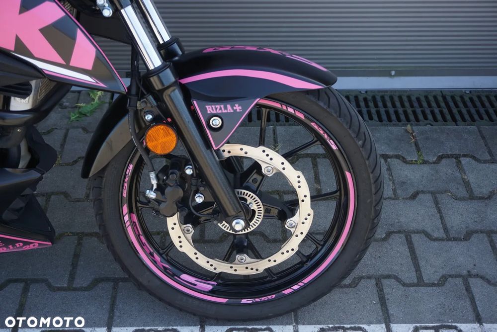 Suzuki GSX - 7