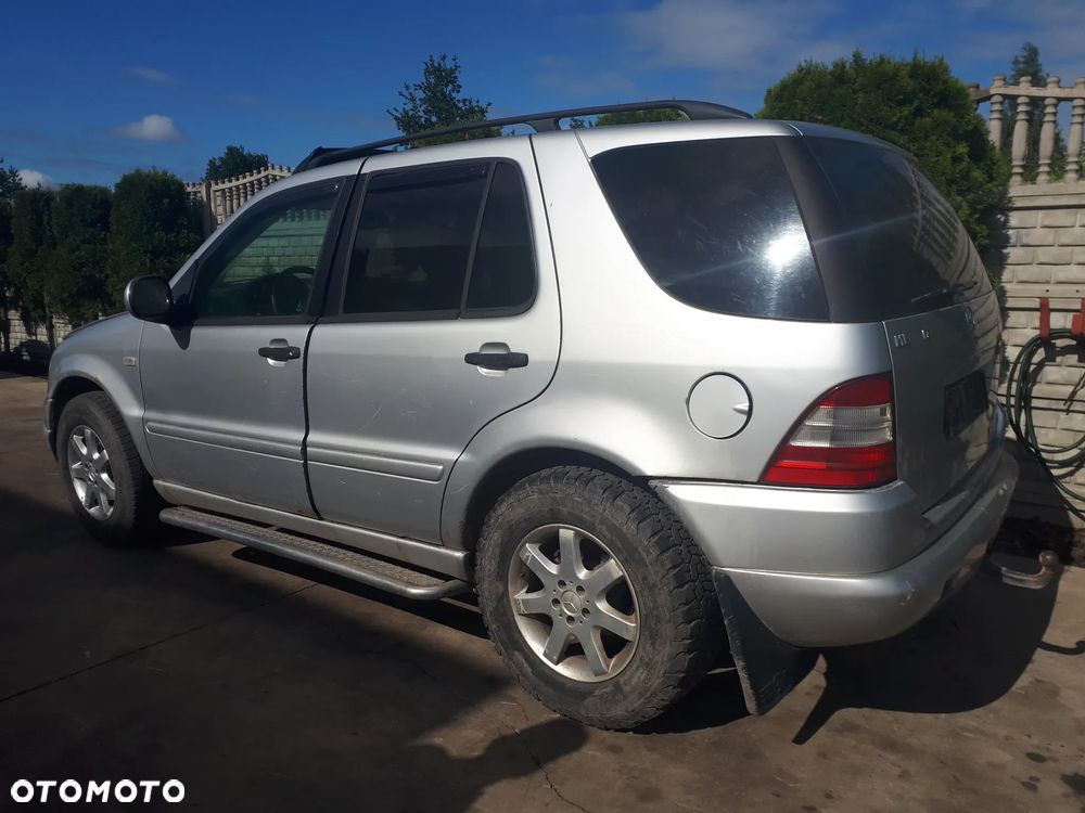 MERCEDES ML W163 97-01 3.2 V6 BELKA ZAWIESZENIA TYŁ TYLNA OŚ - 5
