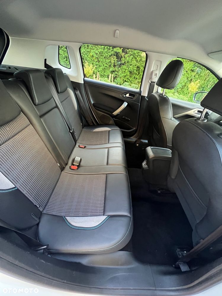 Peugeot 2008 - 7