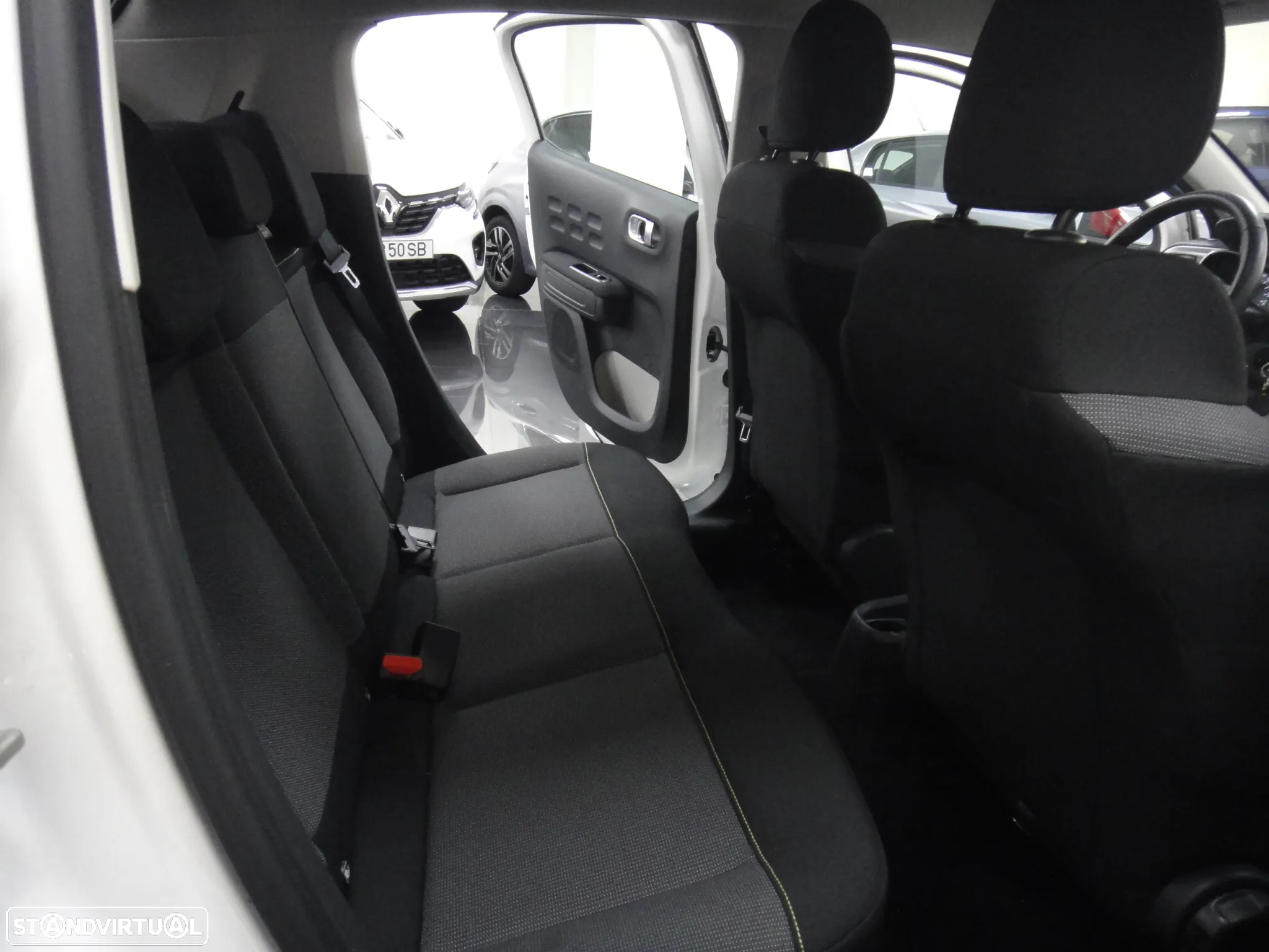 Citroën C3 1.2 PureTech Shine EAT6 - 15