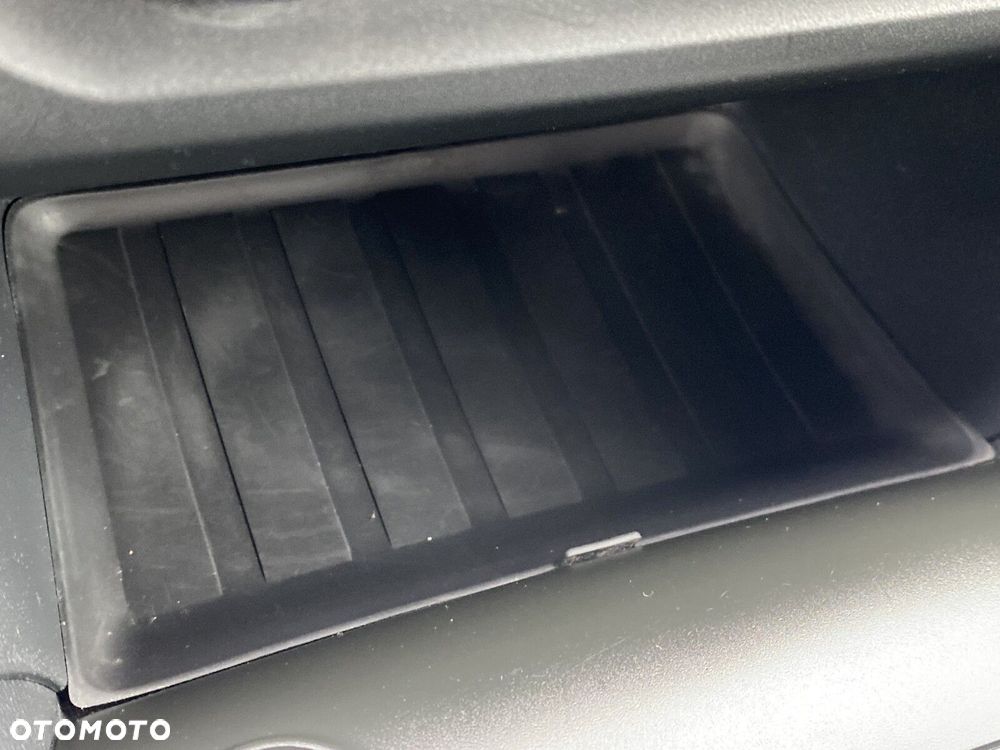 Volkswagen Amarok - 23