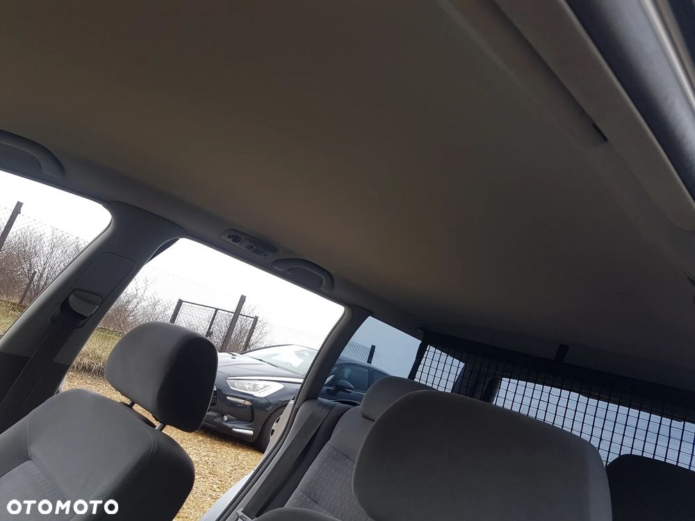 Volkswagen Passat 1.8 5V Turbo Comfortline Family - 18