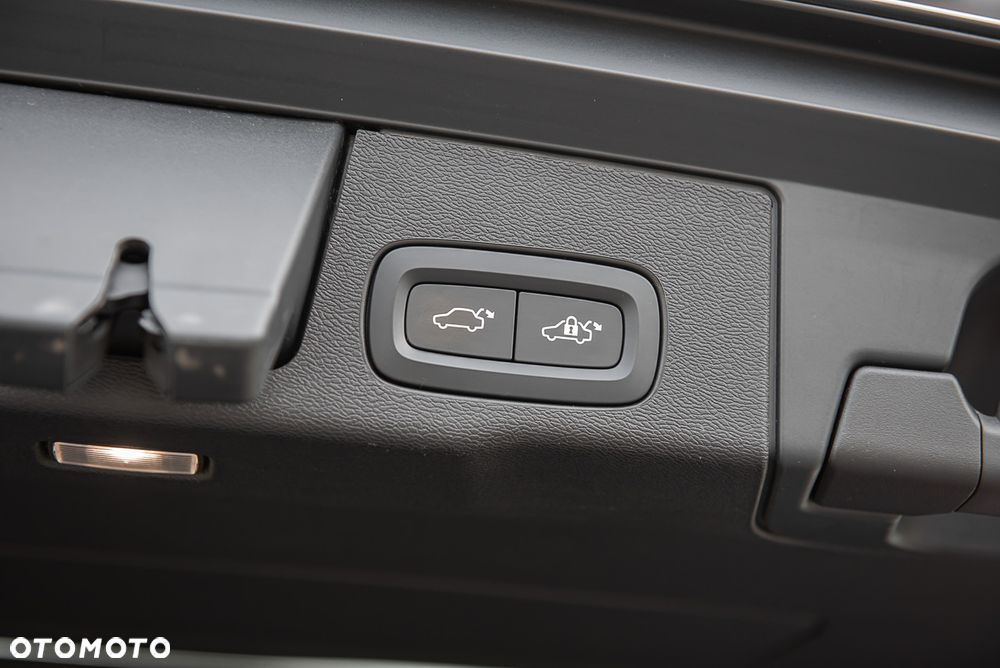 Volvo XC 60 B5 D AWD Geartronic RDesign - 35