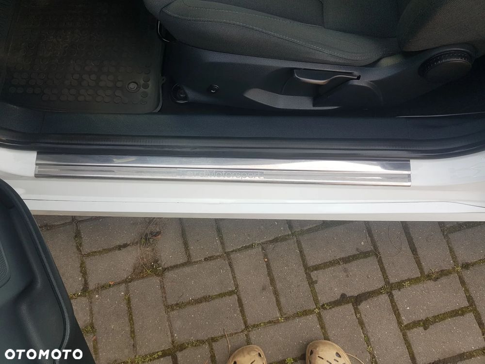Ford Fiesta - 9