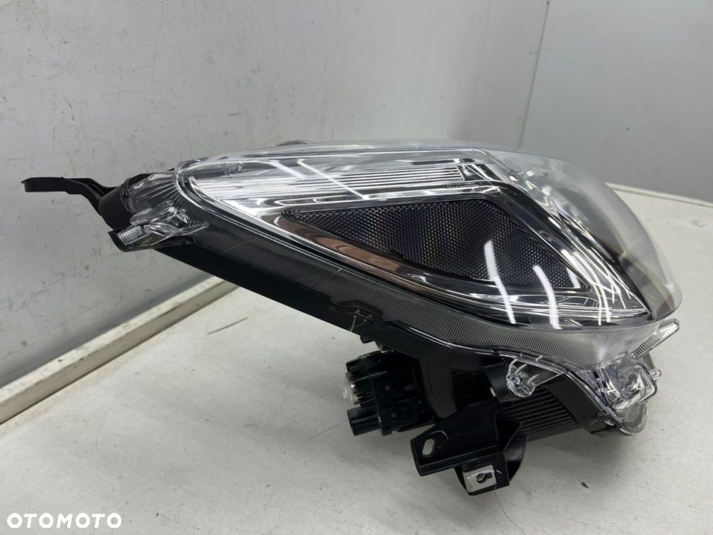Lampa reflektor Mitsubishi Space Star LIFT 19-24r. prawa przednia ORYGINALNA Europa prawy przód - 2