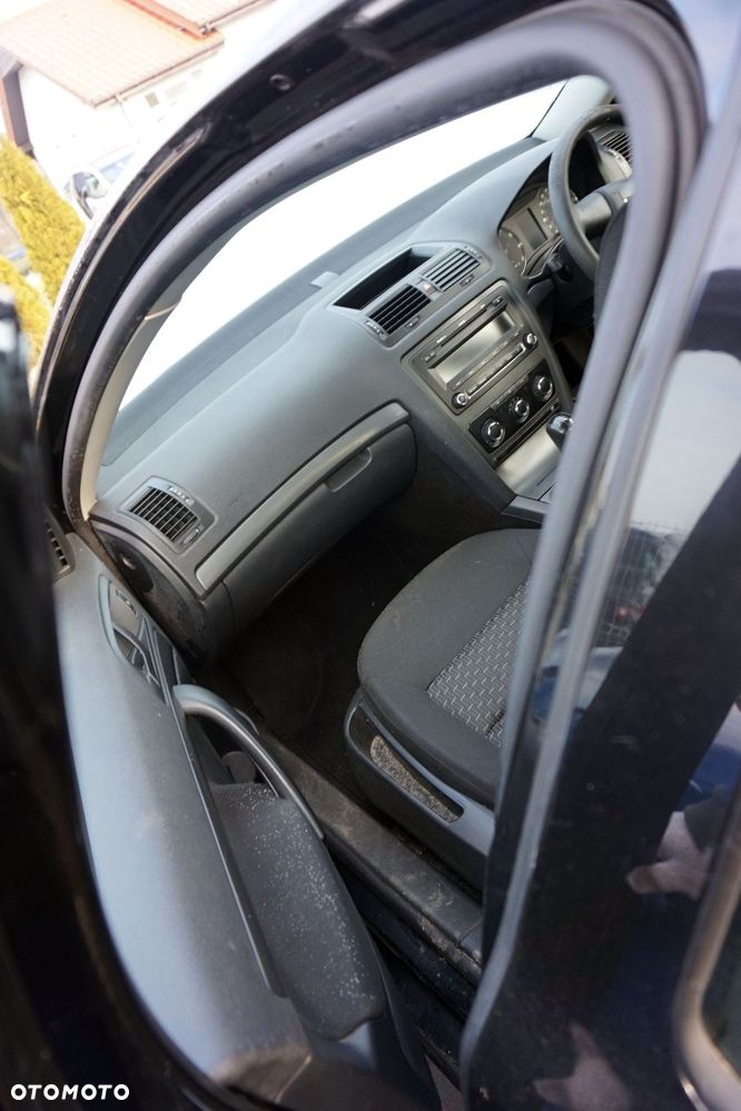 SKODA OCTAVIA II LIFT HB 2009 9910 1.4 TSI CAXA 122KM LHY CZARNY na części - 13