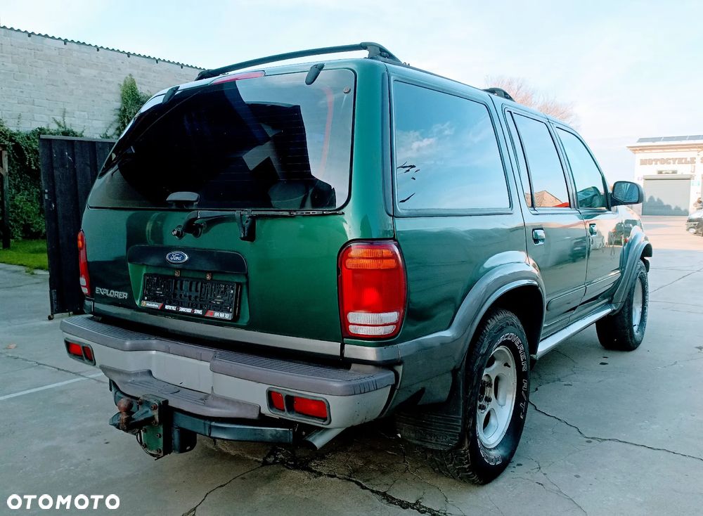 Ford Explorer - 4