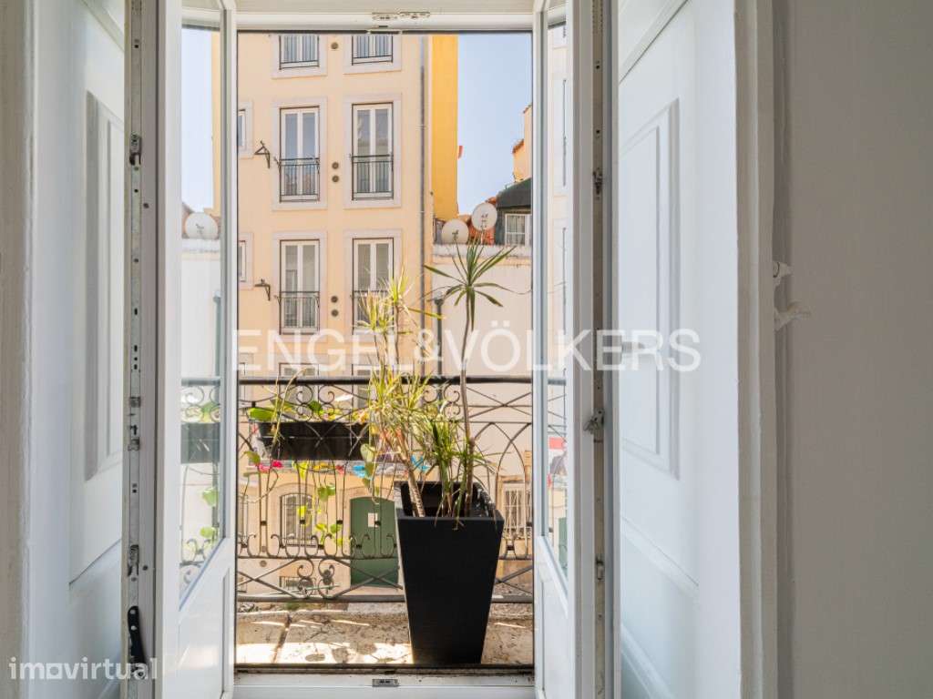 Elegante Apartamento T2 junto à Sé de Lisboa - Grande imagem: 3/46
